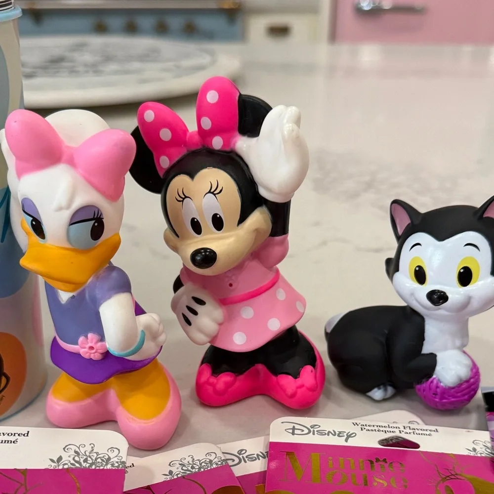 Disney Minnie & Friends Pink and Blue Party Favor Collection